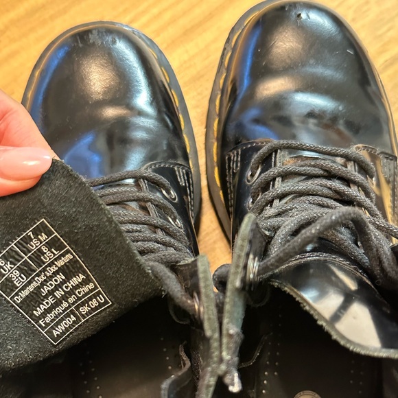 Dr. Martens Jadon Lace-Up Boots Size 8 - Picture 8 of 9